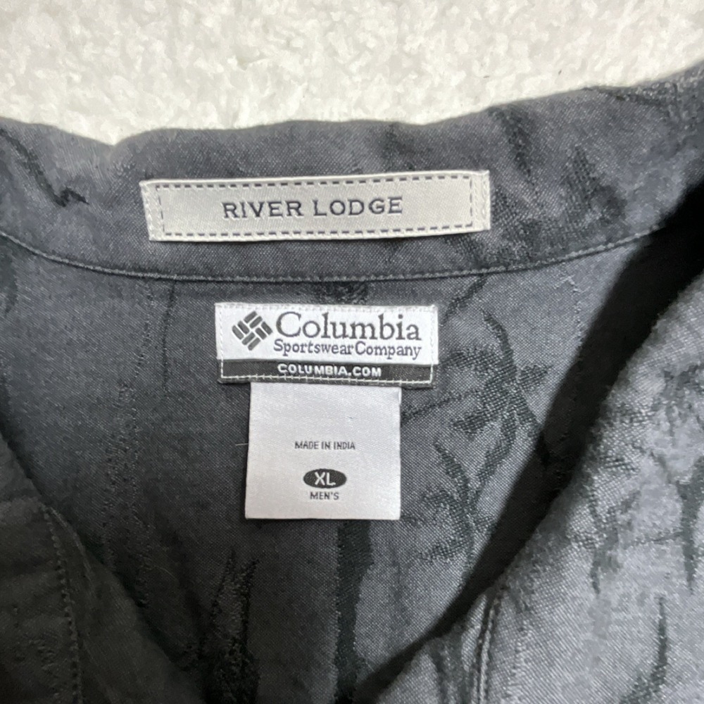 Columbia Men's River Lodge Gray Fish Print Short Sleeve Button-Up Shirt XL - Picture 2 of 7
